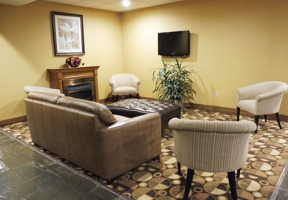 Quality Inn & Suites Owego Exterior photo