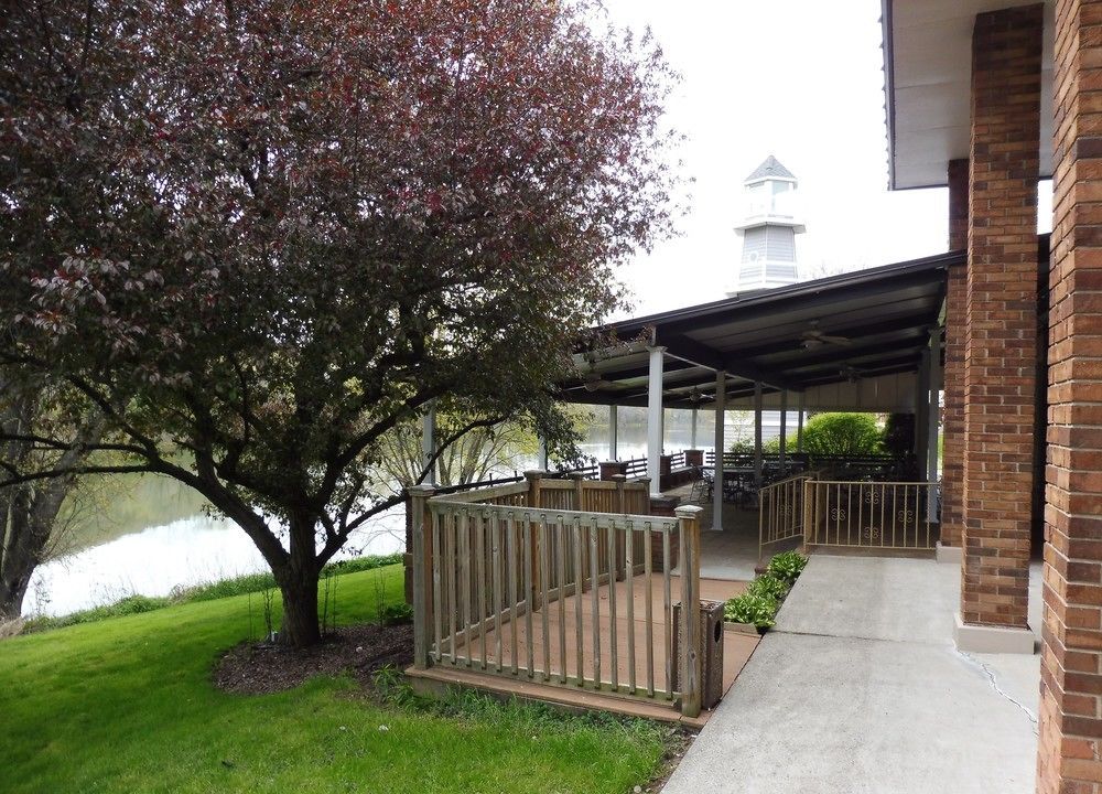 Quality Inn & Suites Owego Exterior photo