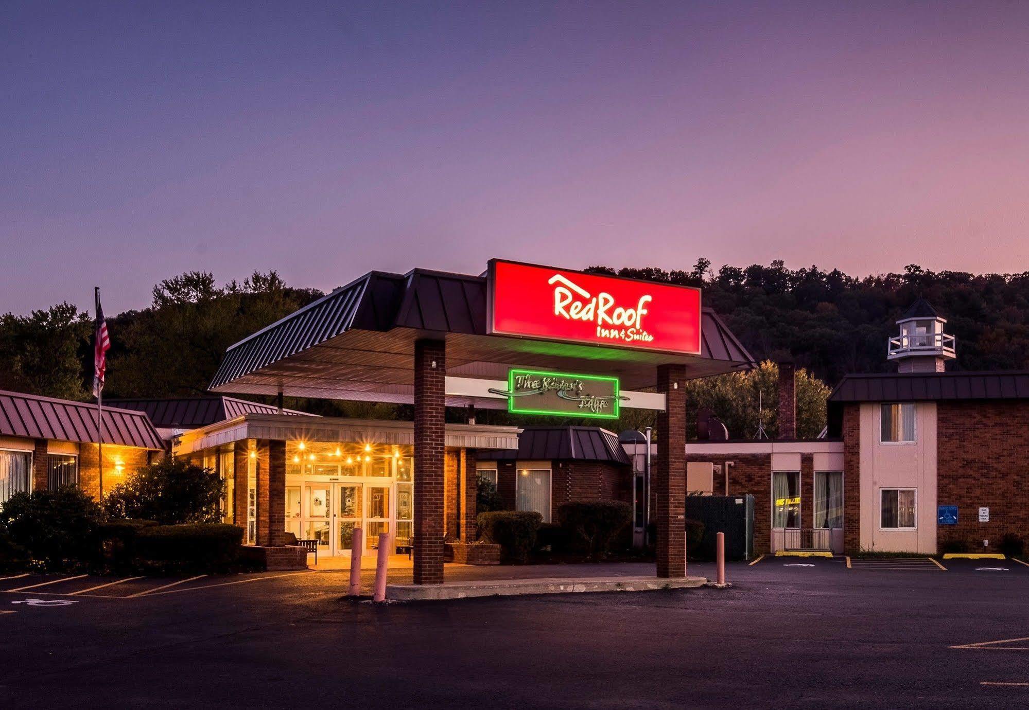 Quality Inn & Suites Owego Exterior photo