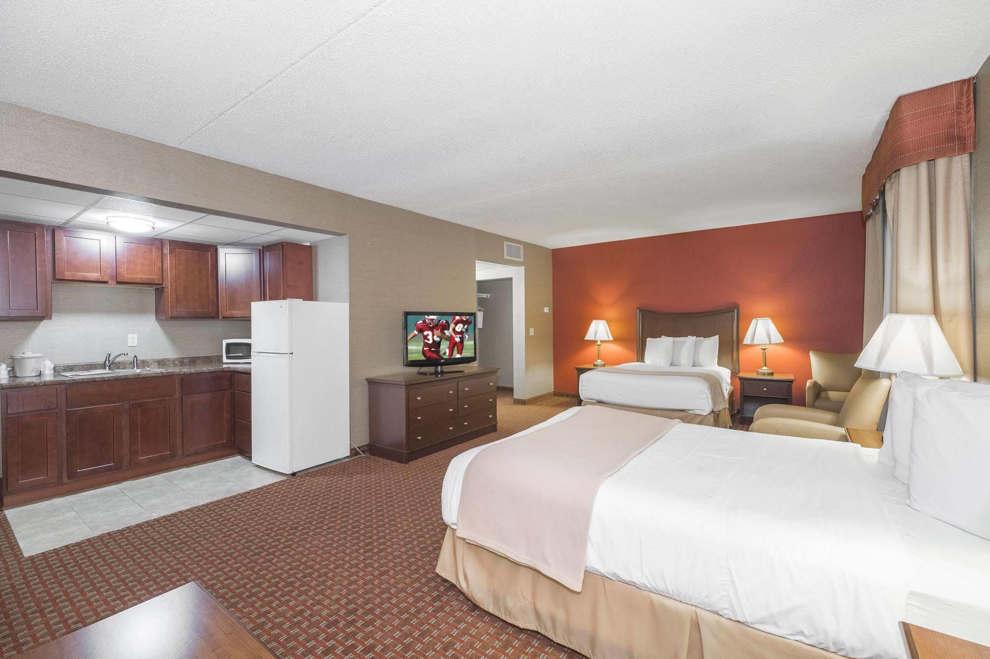Quality Inn & Suites Owego Exterior photo