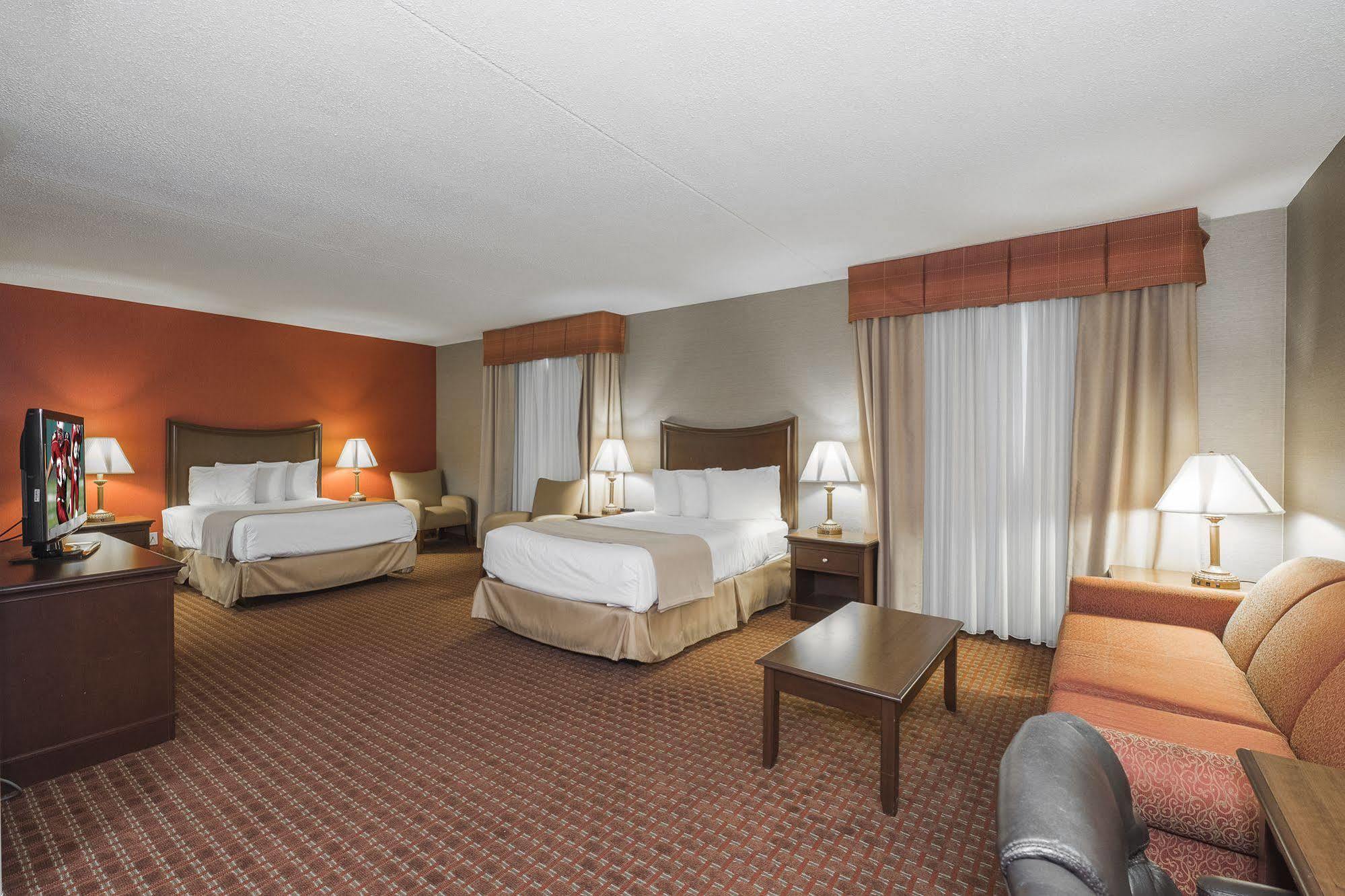 Quality Inn & Suites Owego Exterior photo